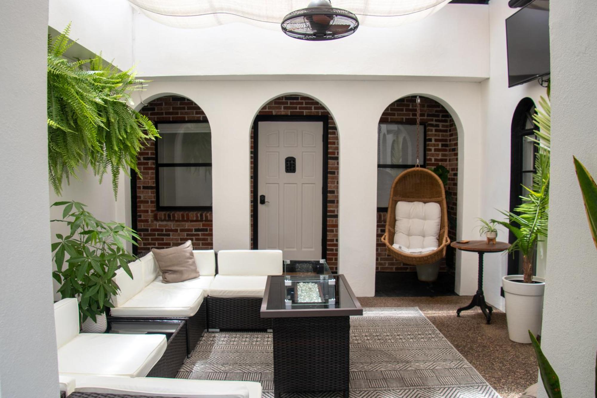 Villa Chateau Mariposa Spring Hill